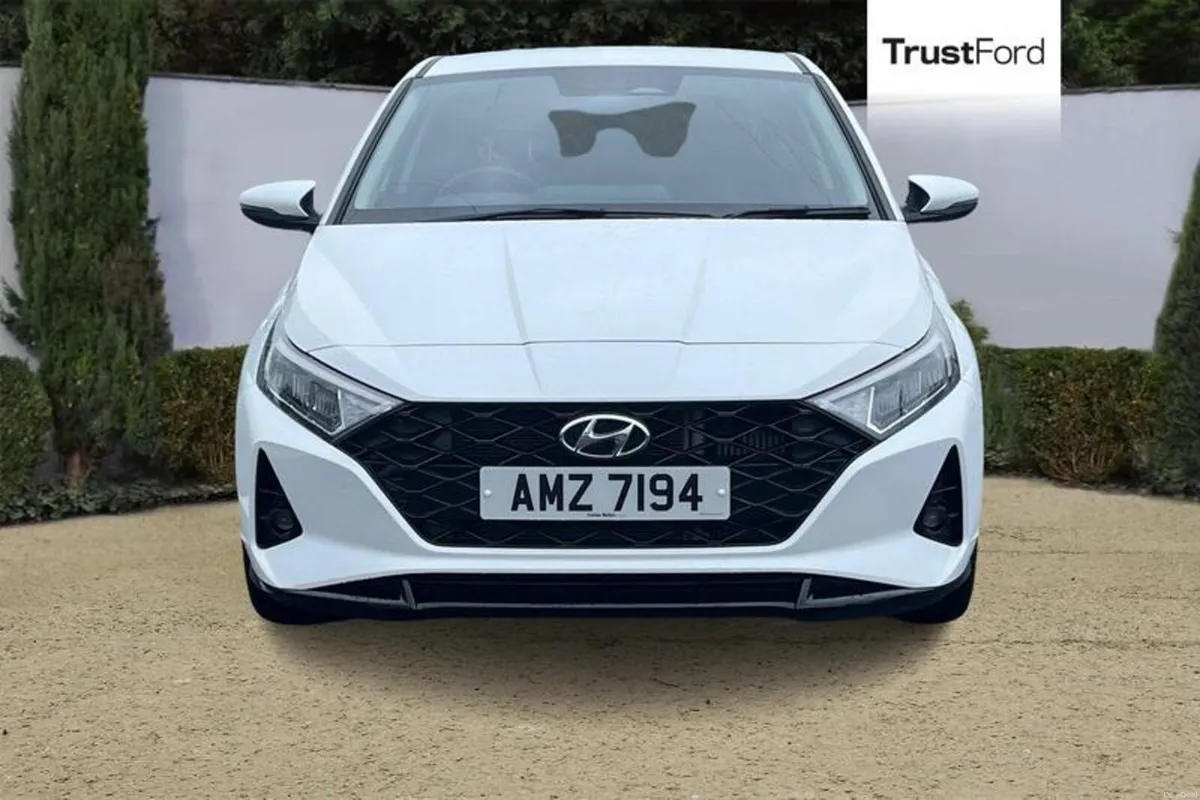 Hyundai i20 1.0T GDi 48V MHD Premium 5dr DCT - REV - Image 6