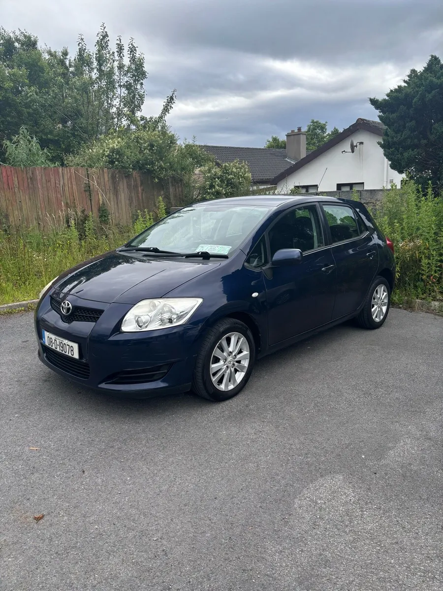 Toyota Auris 1.4 petrol Terra - Image 2