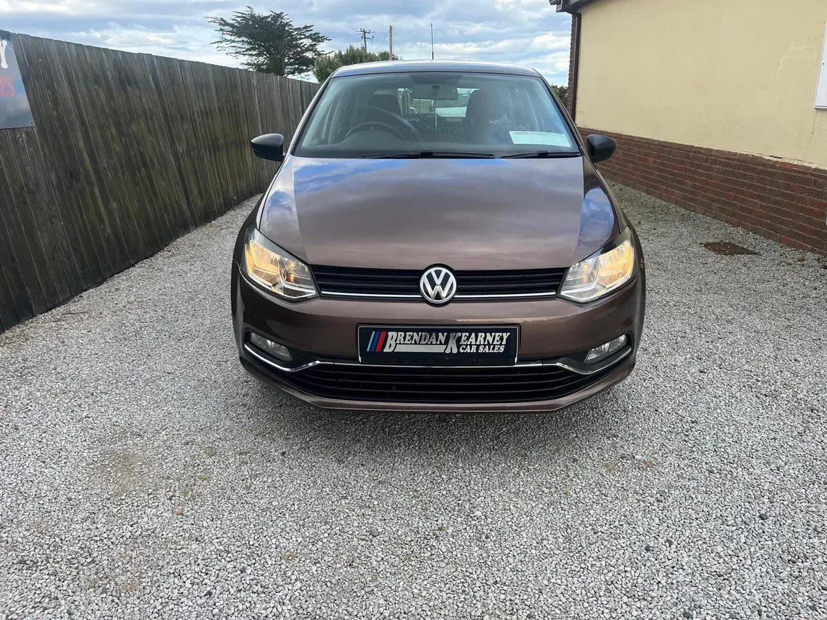 Volkswagen Polo 2015 - Image 2