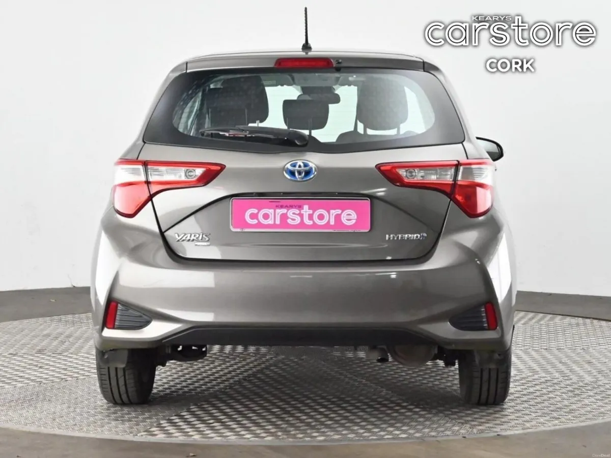 Toyota Yaris Hybrid Luna Auto - Image 4