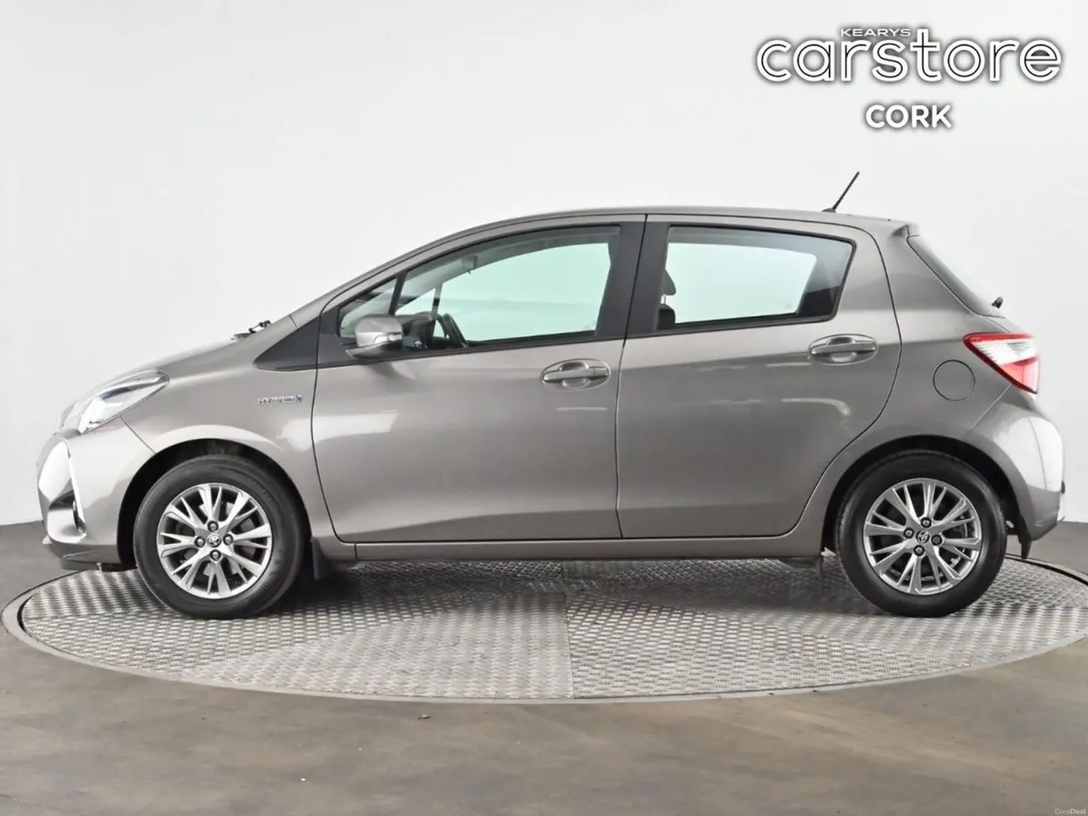 Toyota Yaris Hybrid Luna Auto - Image 6