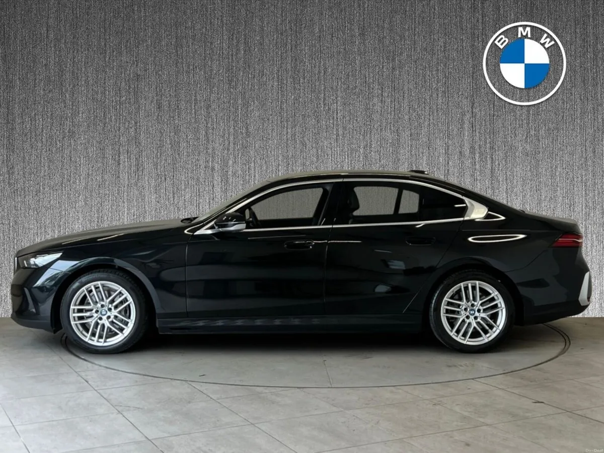 BMW i5 eDrive40 Sport Edition - Image 3