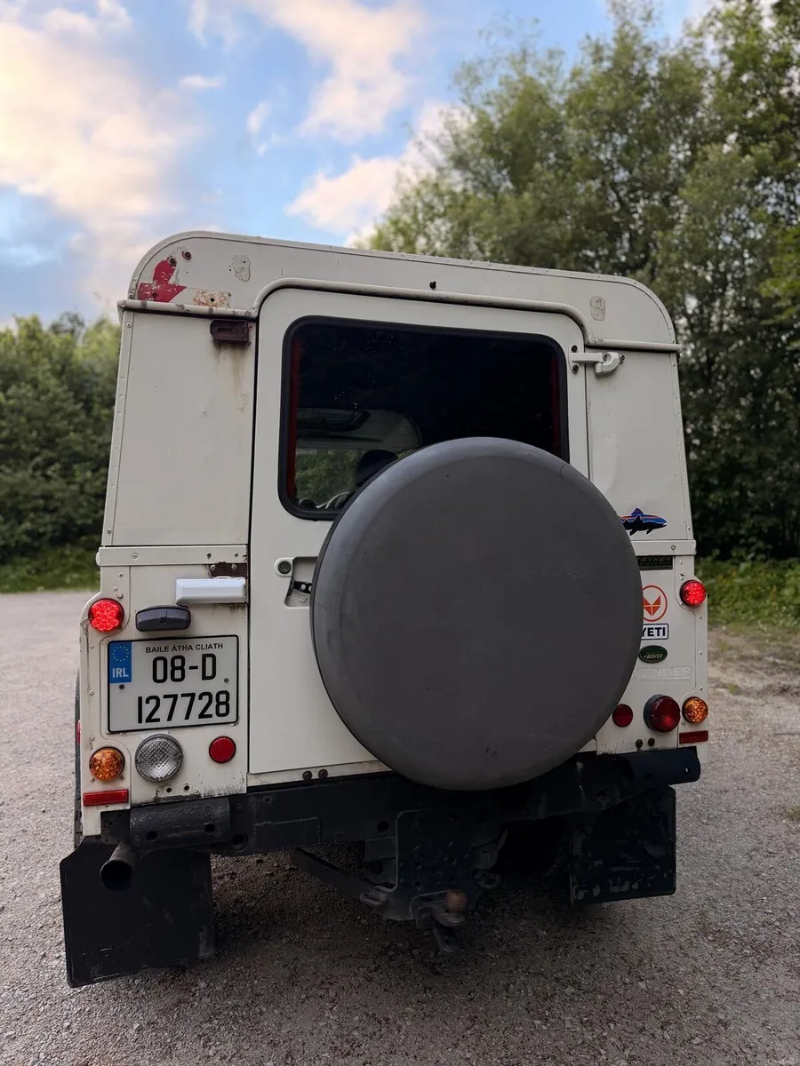 Land Rover Defender 2008 - Image 2