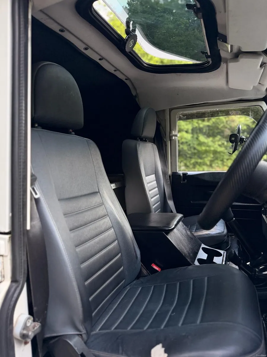 Land Rover Defender 2008 - Image 5