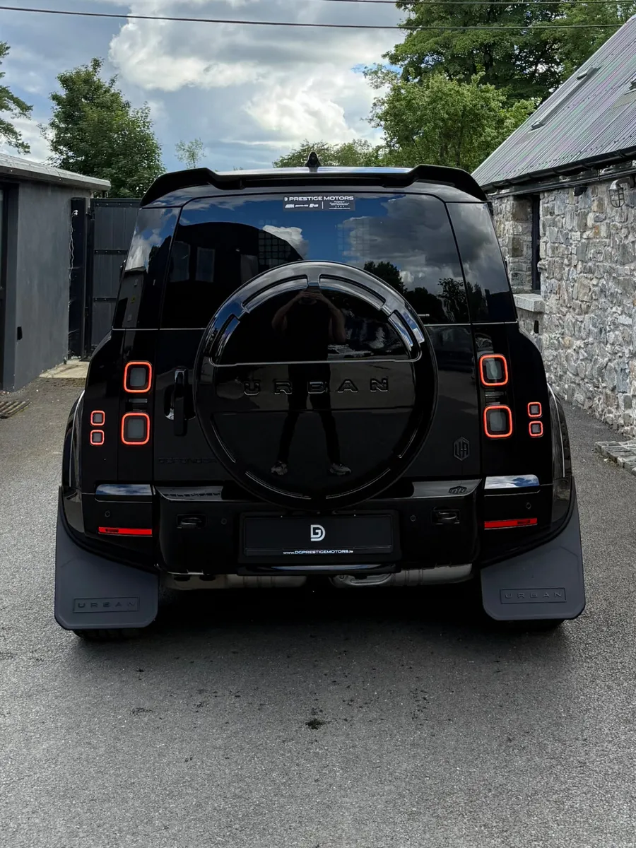261 LAND ROVER DEFENDER 90 X DYNAMIC URBAN STYLE - Image 6