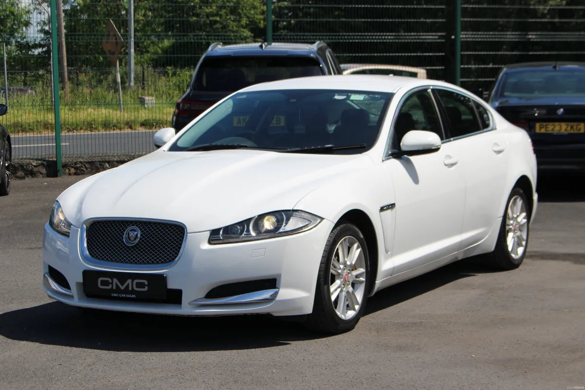 Jaguar XF 2014 2.2 D FORD ENGINE - Image 3