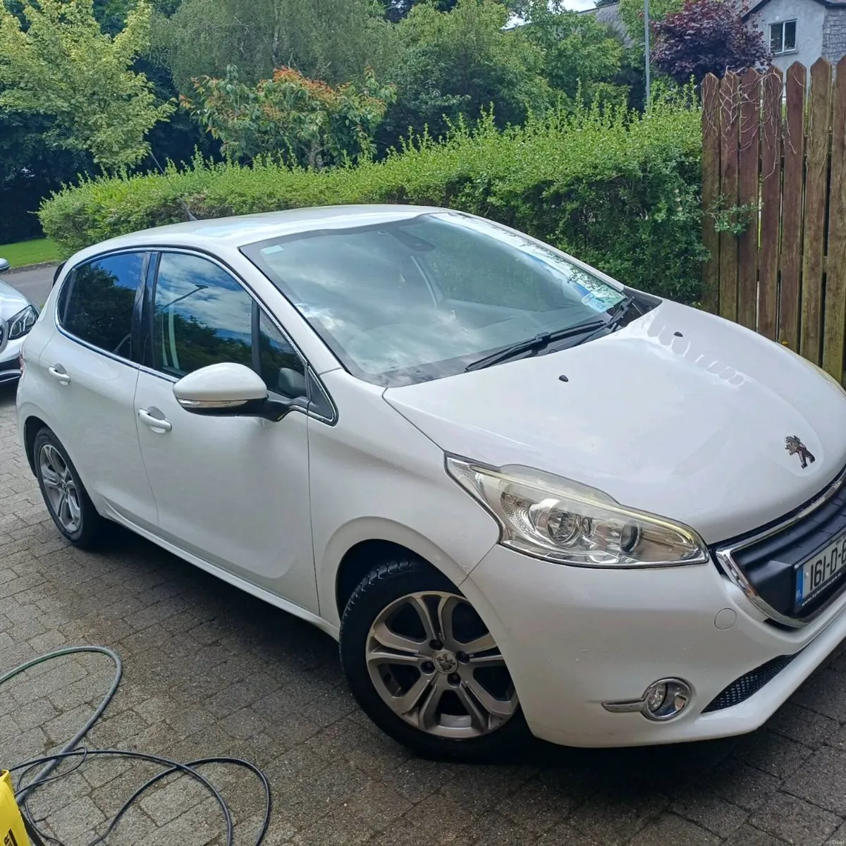 Car - Image 1