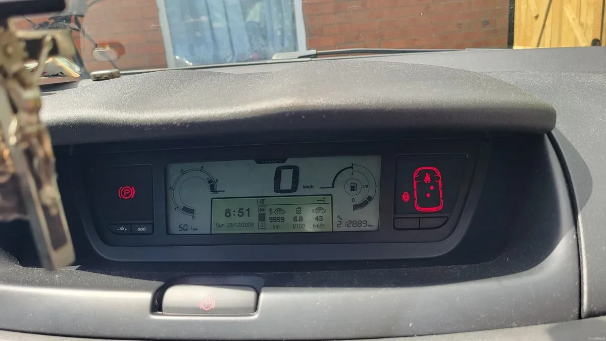Citroen C4 Picasso 2012 - Image 2