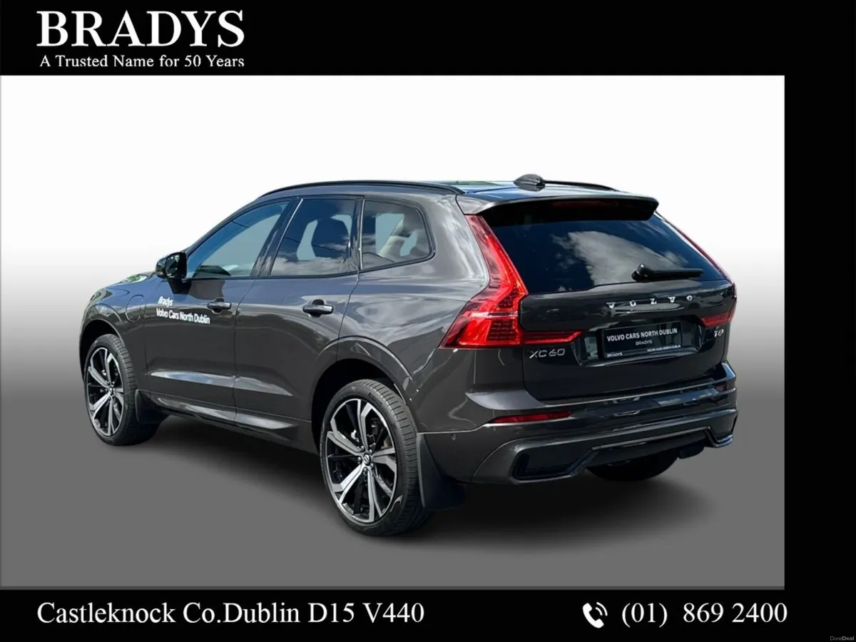 Volvo XC60 T6 AWD PHEV Ultra Dark - Image 4