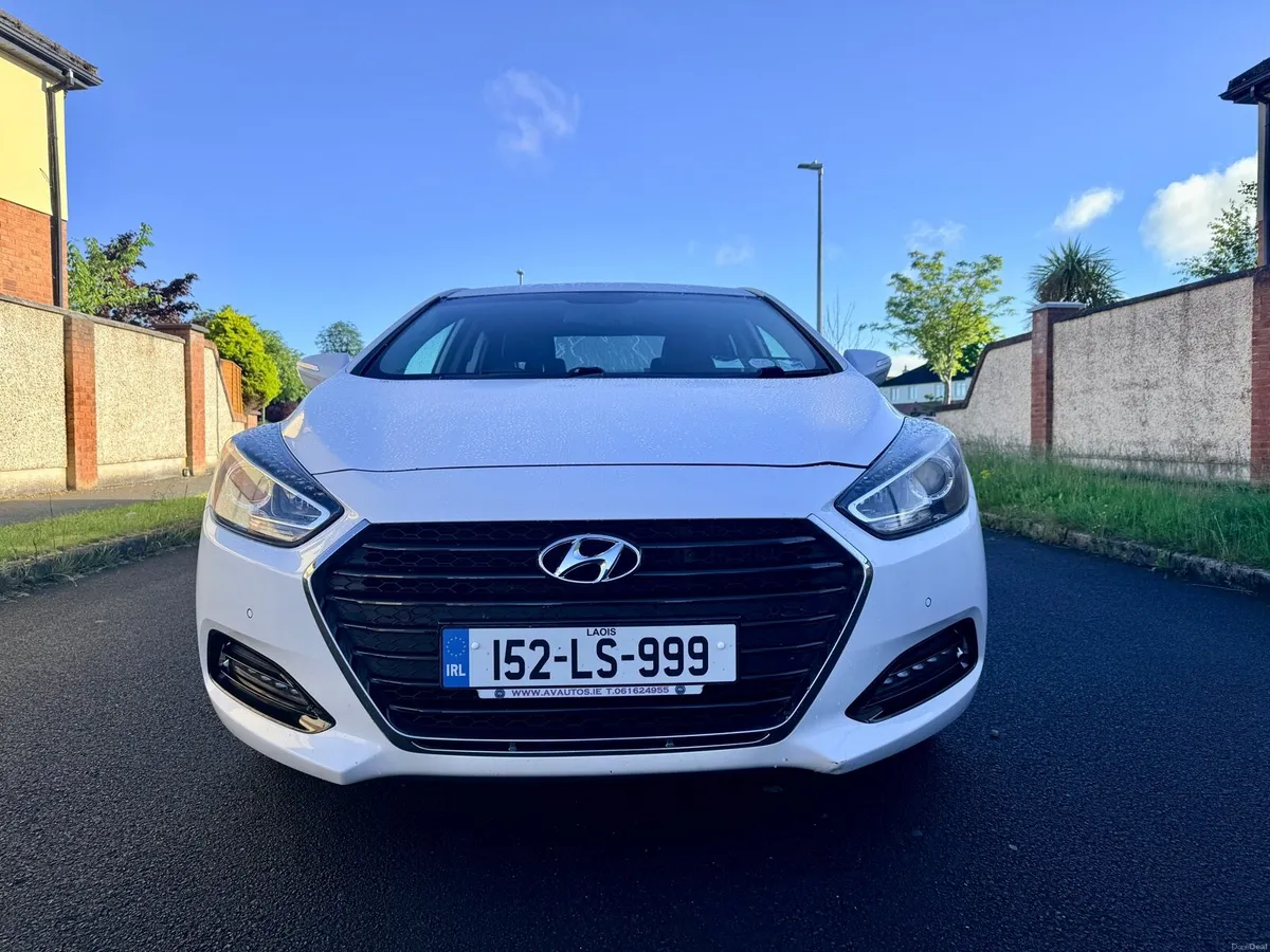 2015 Hyundai i40 Automatic Top Spec - Image 2