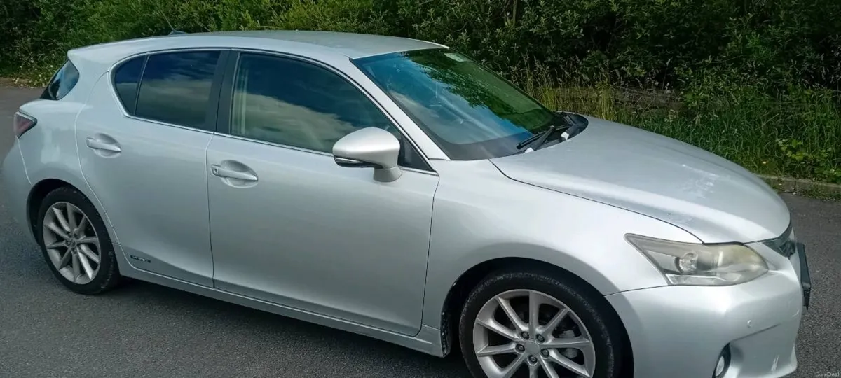 2011.lexus Ct200h hybrid auto - Image 4
