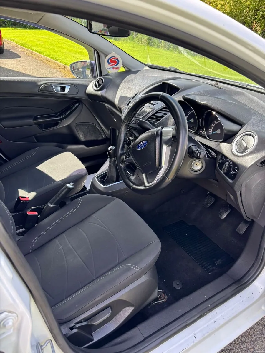 Ford Fiesta 2015 - Image 6