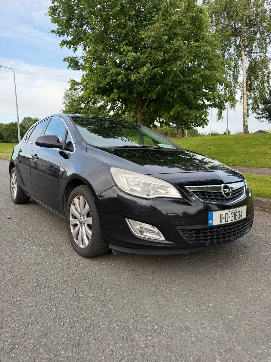 Opel Astra J SE 2011 - Image 1