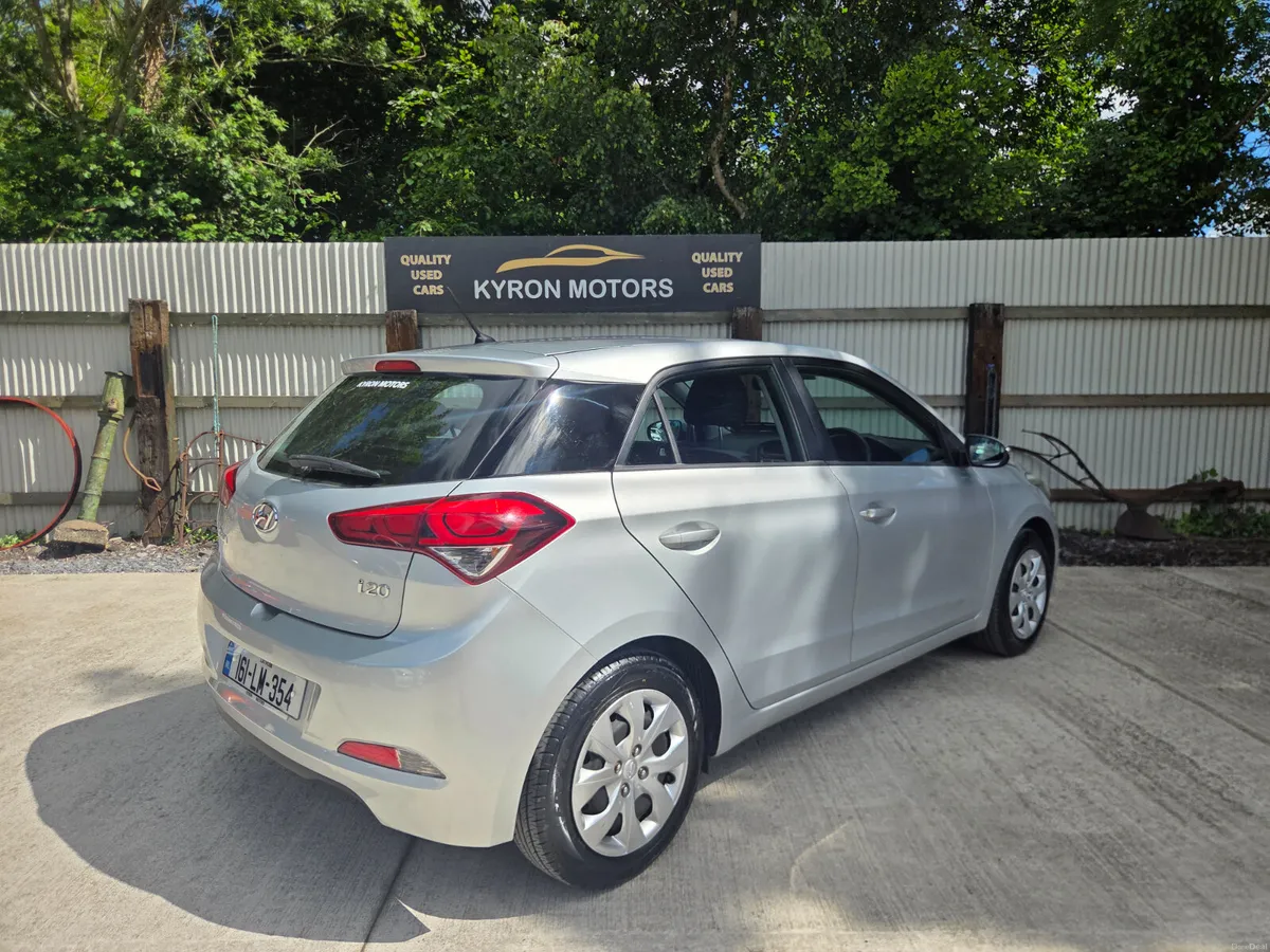 161 Hyundai i20 Classic 1.2 Petrol Ideal First Car - Image 4