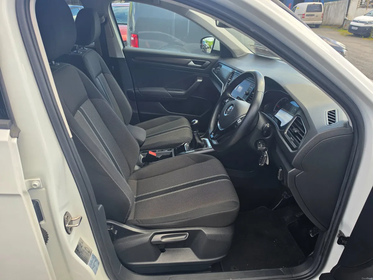 Volkswagen T-Roc 2018 - Image 6
