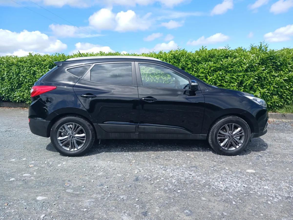 Beautiful Hyundai ix35 2014 hi spec low mileage - Image 2