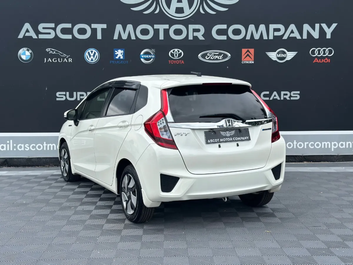 Honda Fit 1.5 Petrol Hybrid - Image 4