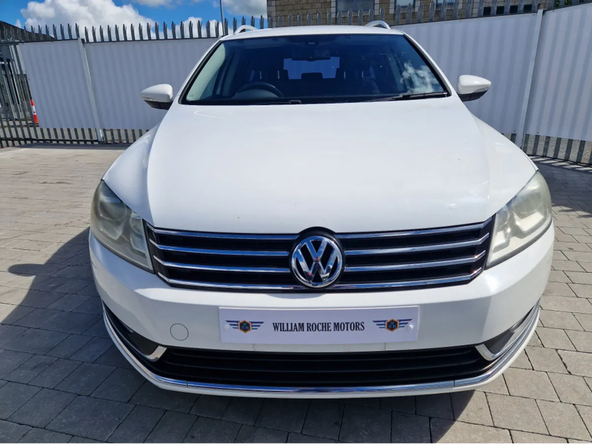 Volkswagen Passat 1.4 PETROL AUTO - Image 3