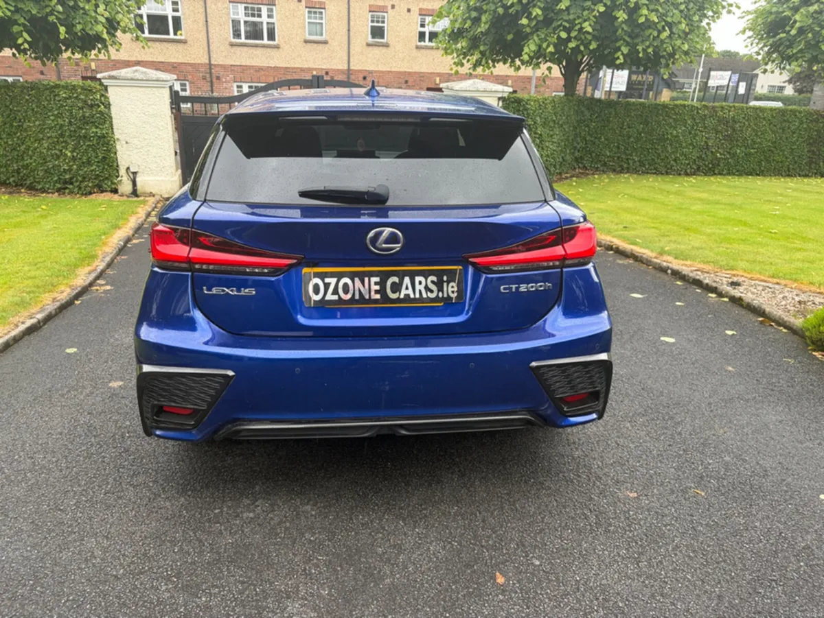Lexus CT F SPORT CVT - Image 2