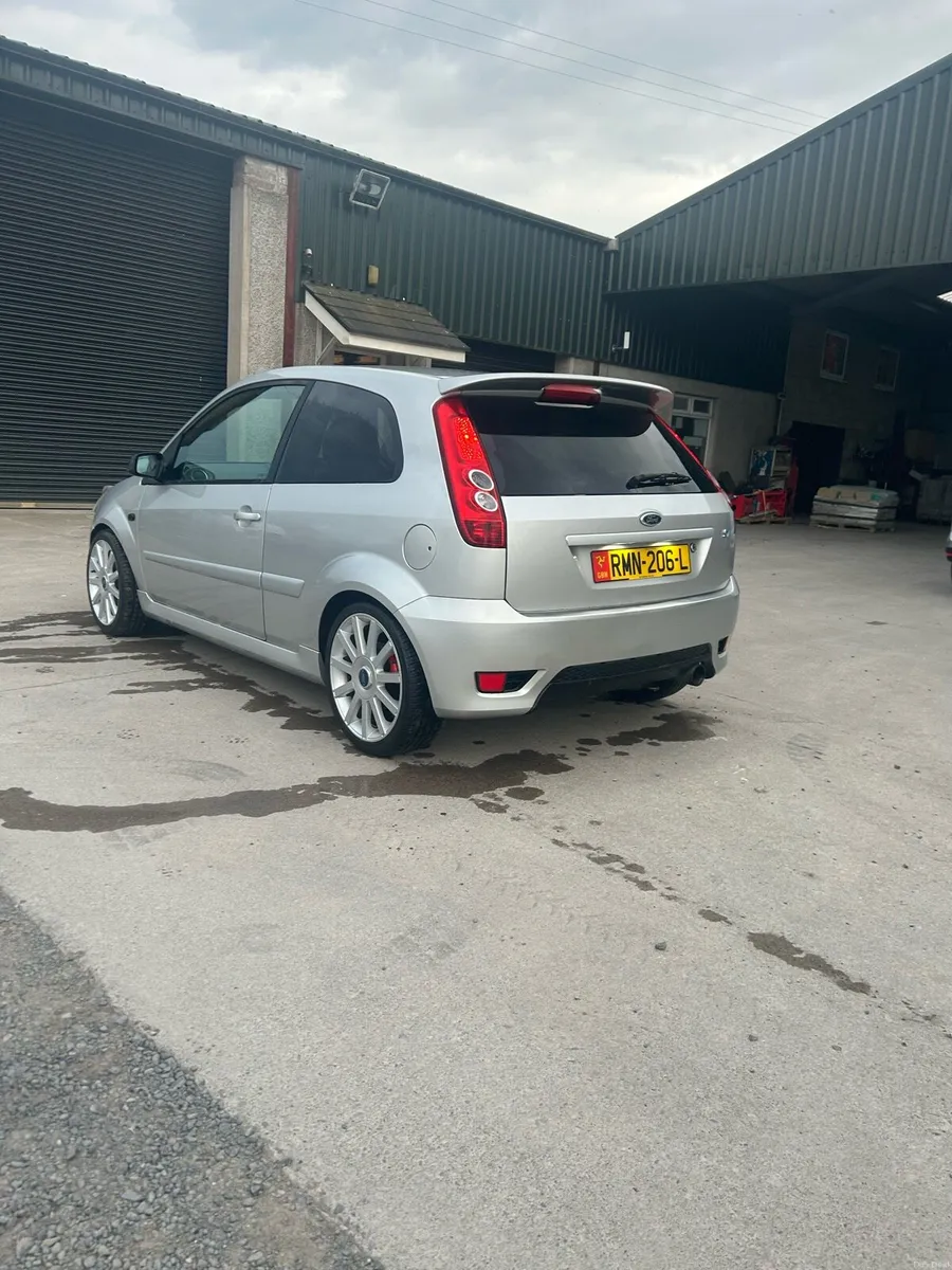 Ford  fiesta - Image 4