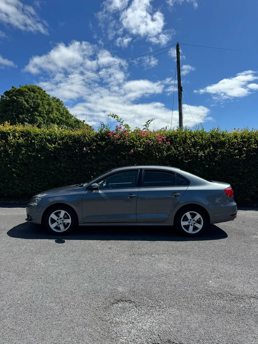 2014 Volkswagen Jetta 1.6 TDI Comfortline - Image 2