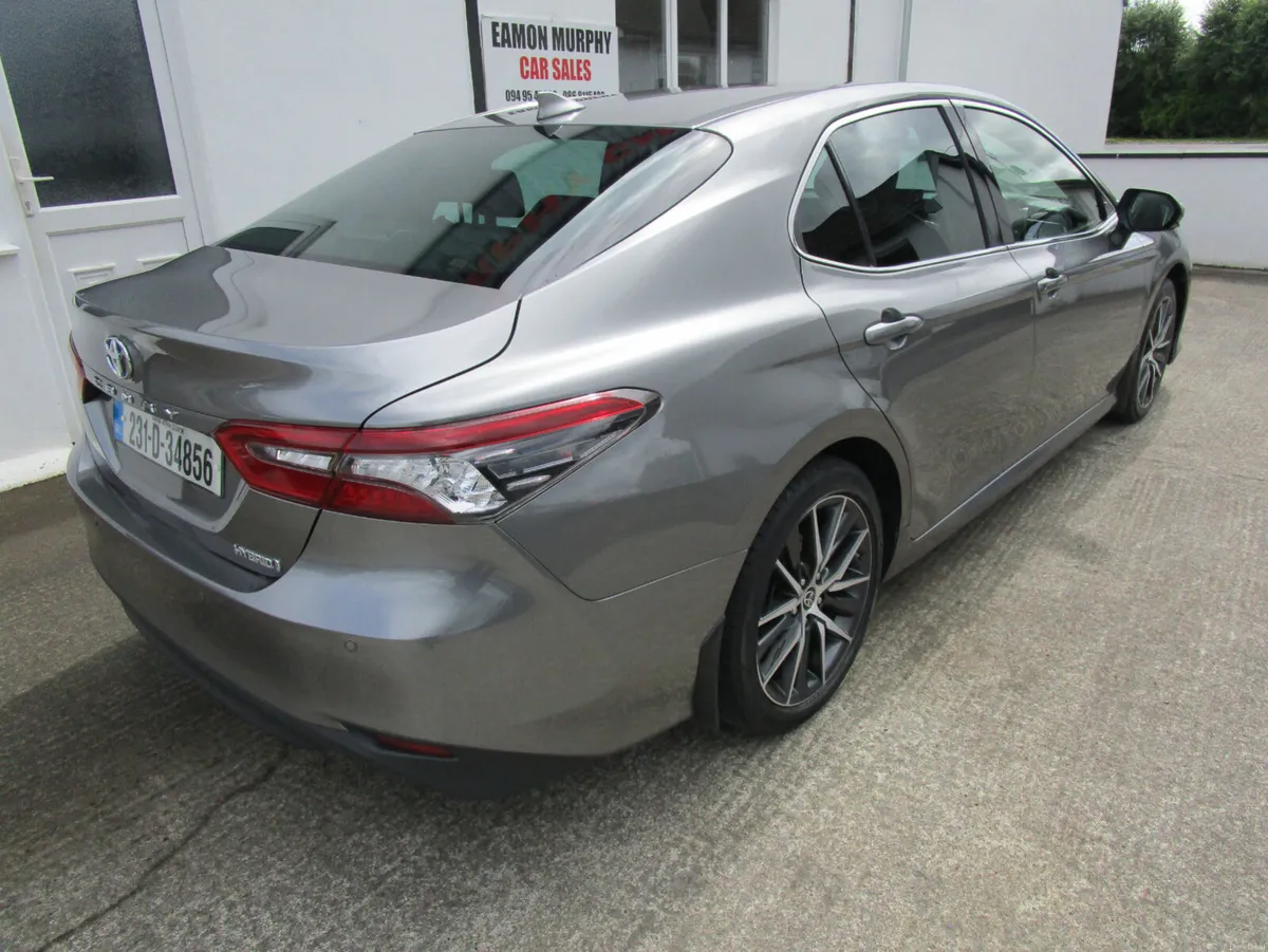 Toyota Camry 2023 - Image 6