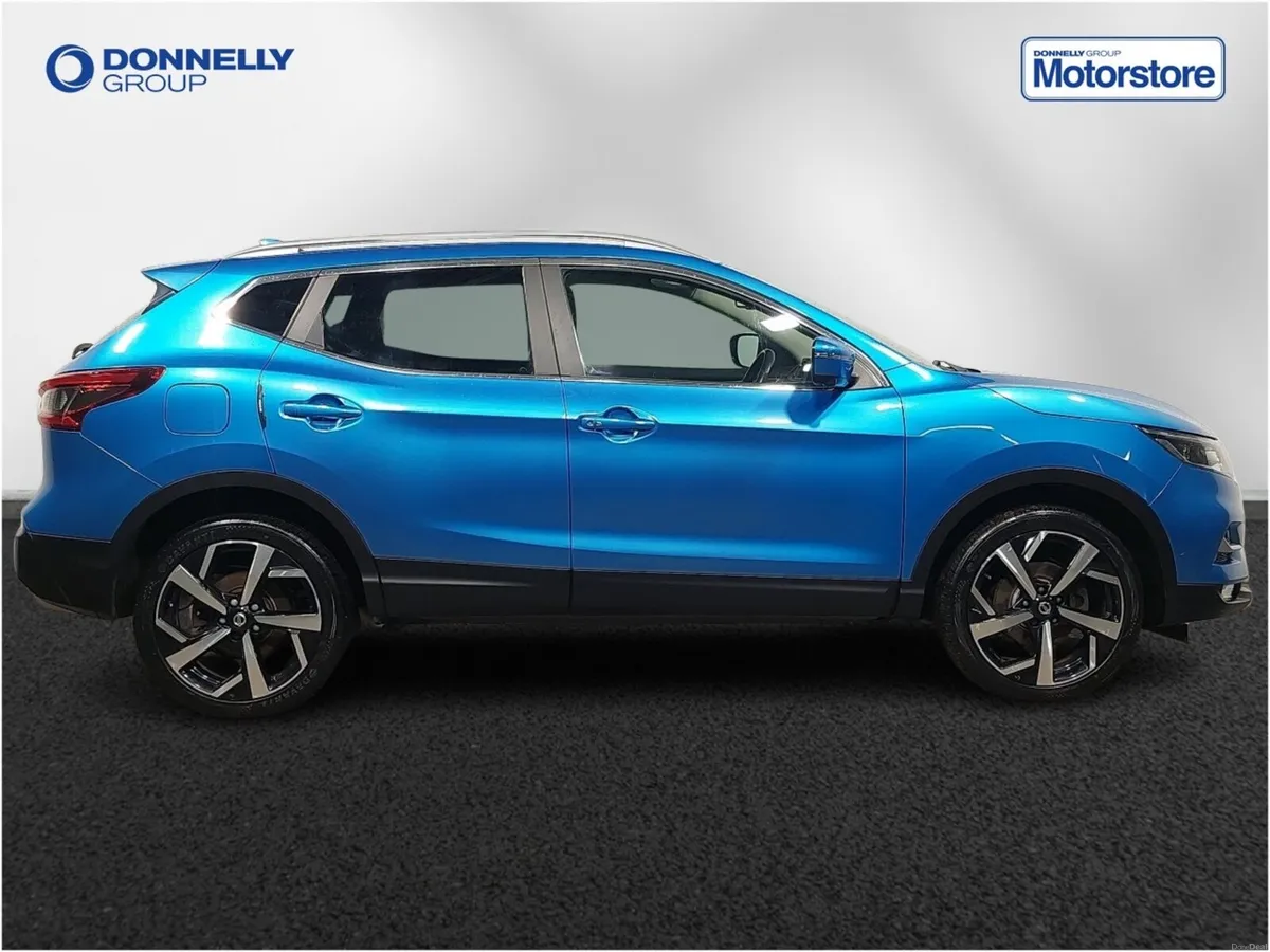 Nissan Qashqai Diesel Hatchback Tekna - Image 3