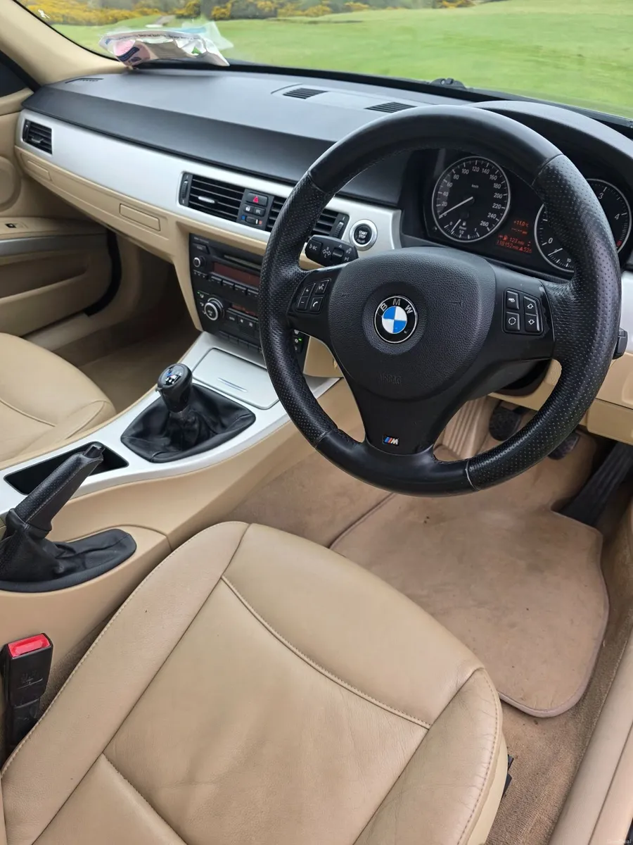 BMW 3-Series 2008 - Image 2