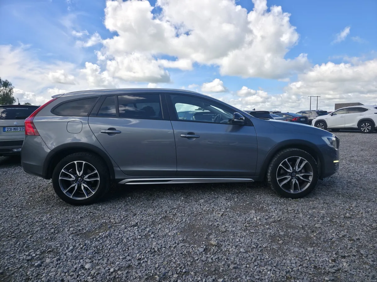 2018 Volvo V60 Cross Country Automatic - Image 6