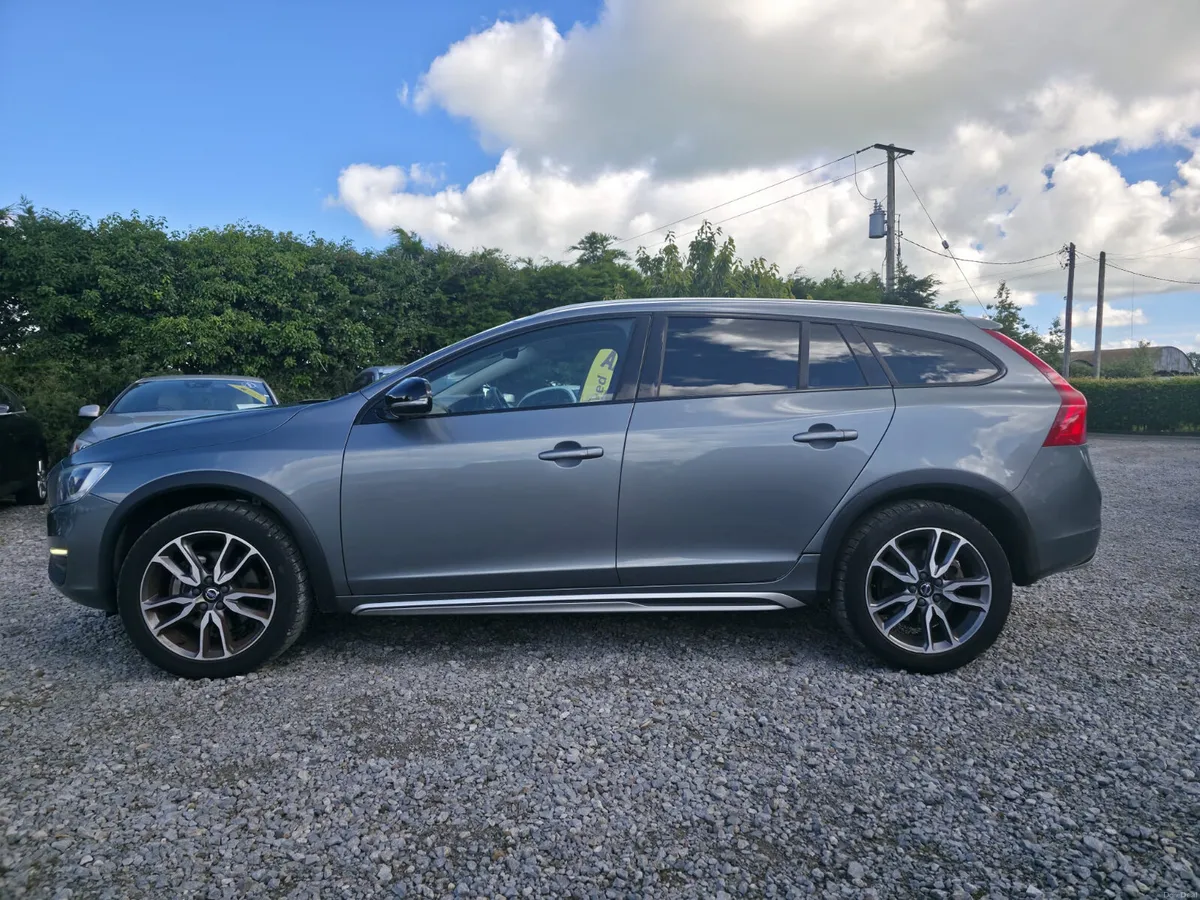 2018 Volvo V60 Cross Country Automatic - Image 2