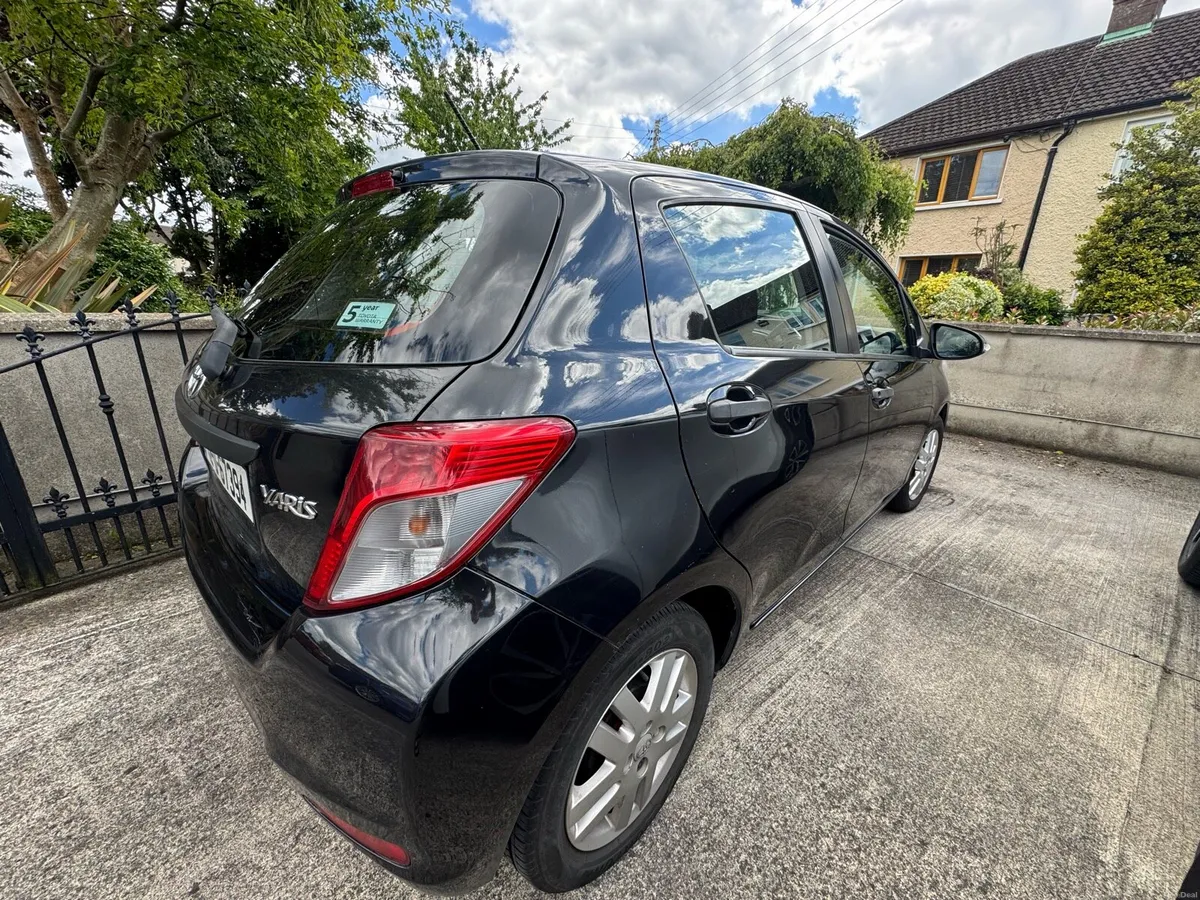Toyota Yaris - Image 2