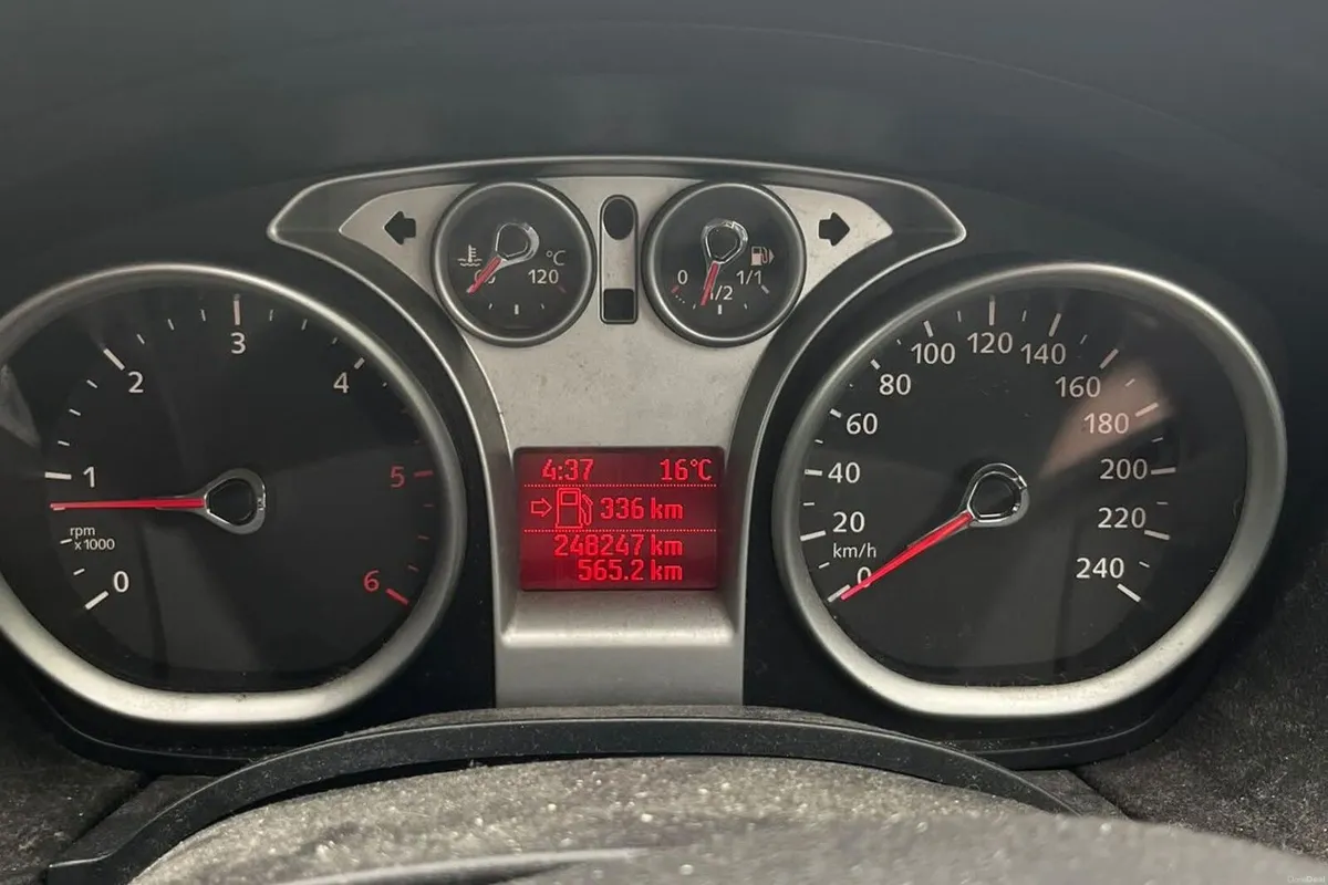 Ford Focus 2010 1.6TDCI Hatchback Priced to go - Image 3