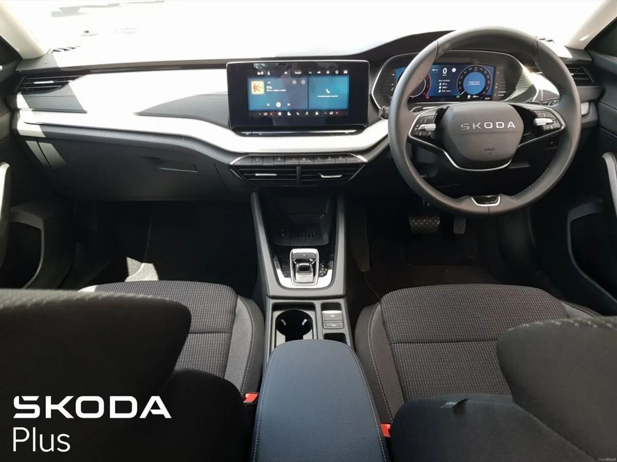 Skoda Octavia COMBI SELECTION 2.0TDI 150HP DSG - Image 2