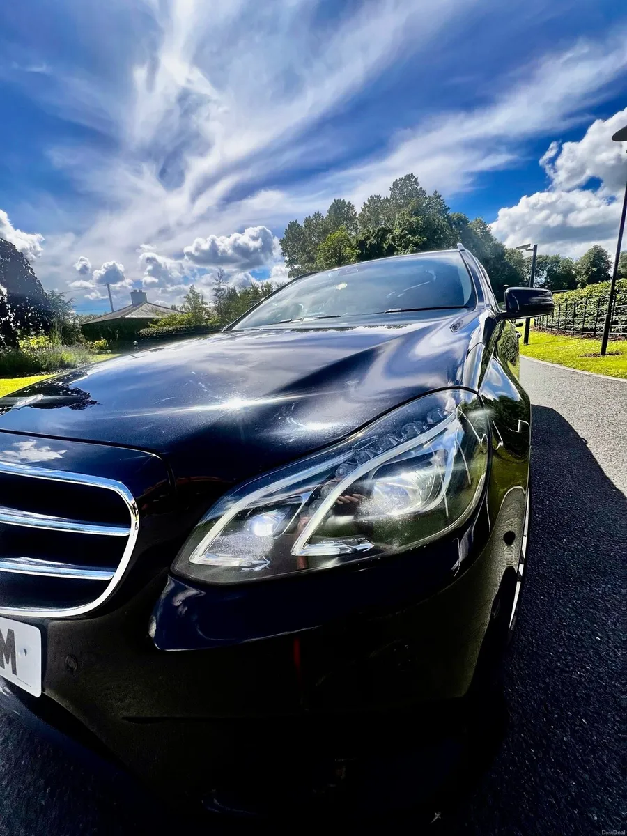 151 Mercedes E300 AMG Hybrid Nigh Edition Estate - Image 2