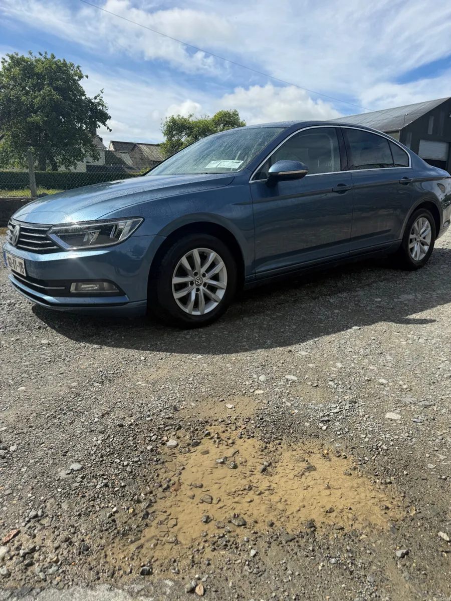 Volkswagen Passat 2016 - Image 3