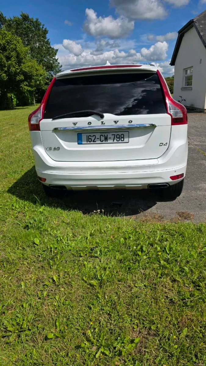 2016 Volvo XC60 Lux Nav Automatic - Image 5