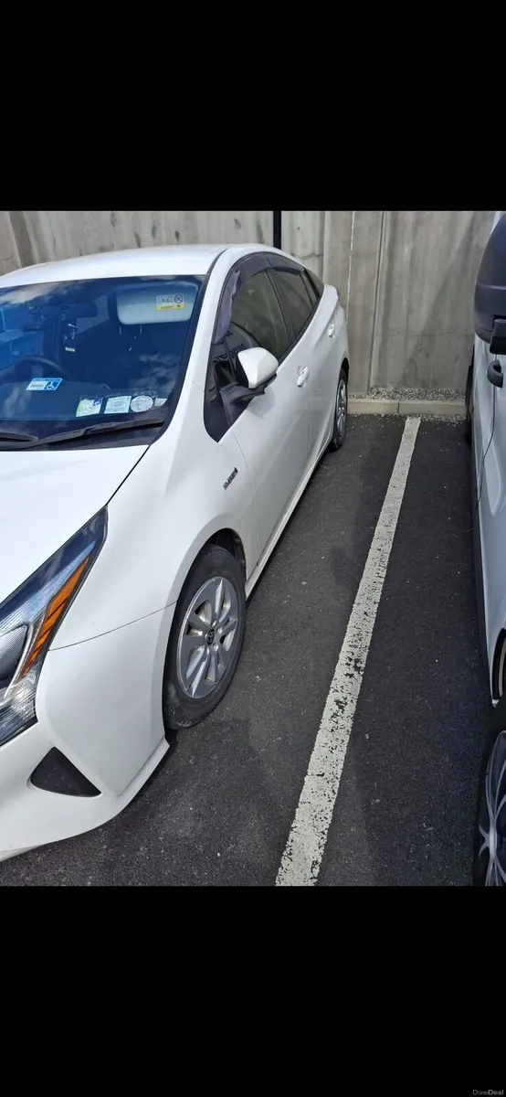 Toyota prius - Image 3