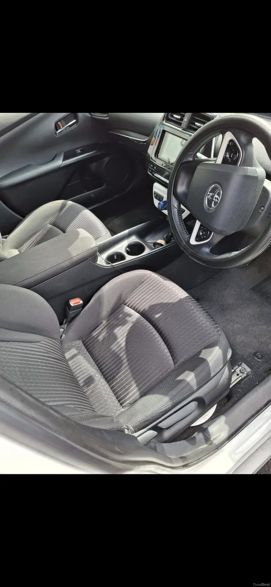 Toyota prius - Image 4