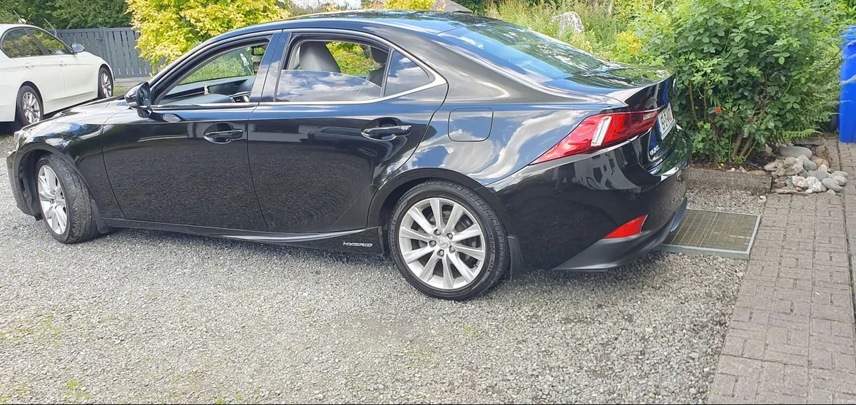 Lexus IS 2015 - Image 3