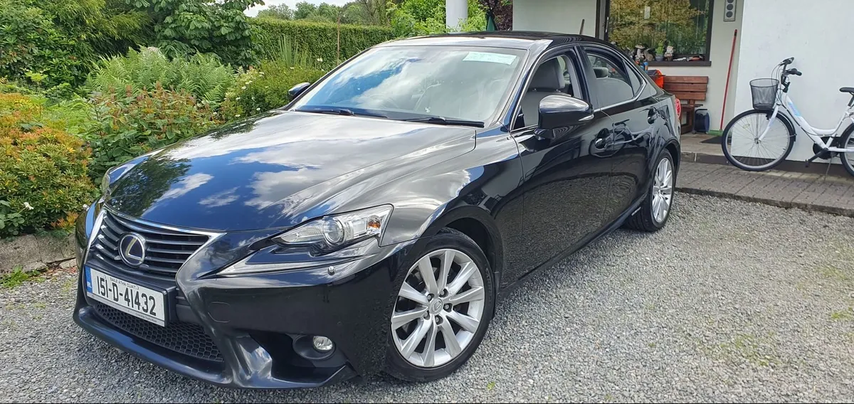 Lexus IS 2015 - Image 1