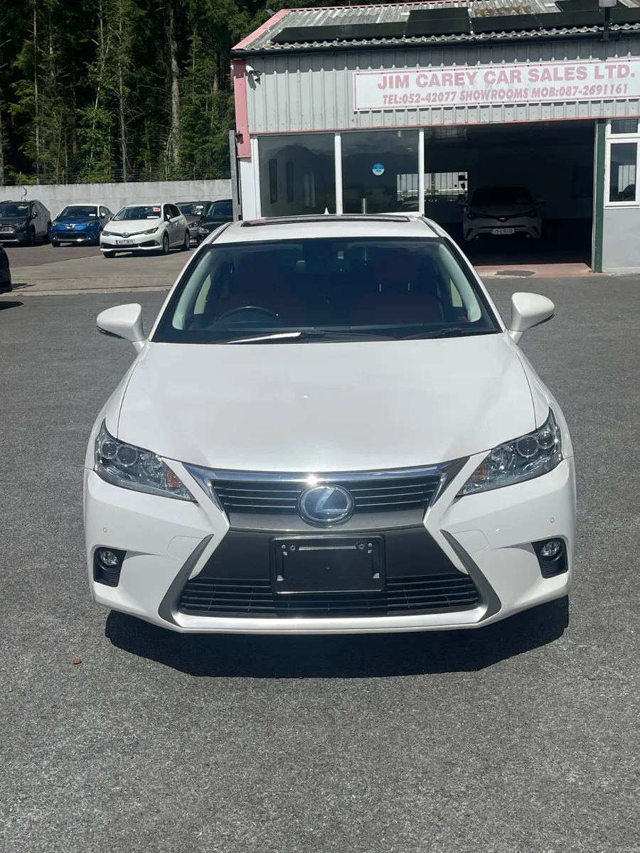2016-1 Lexus CT - Image 2