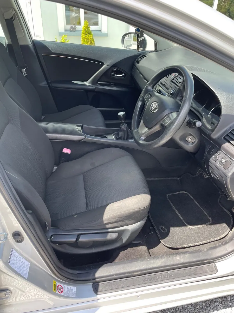 Toyota Avensis 2012 D4D - Image 3