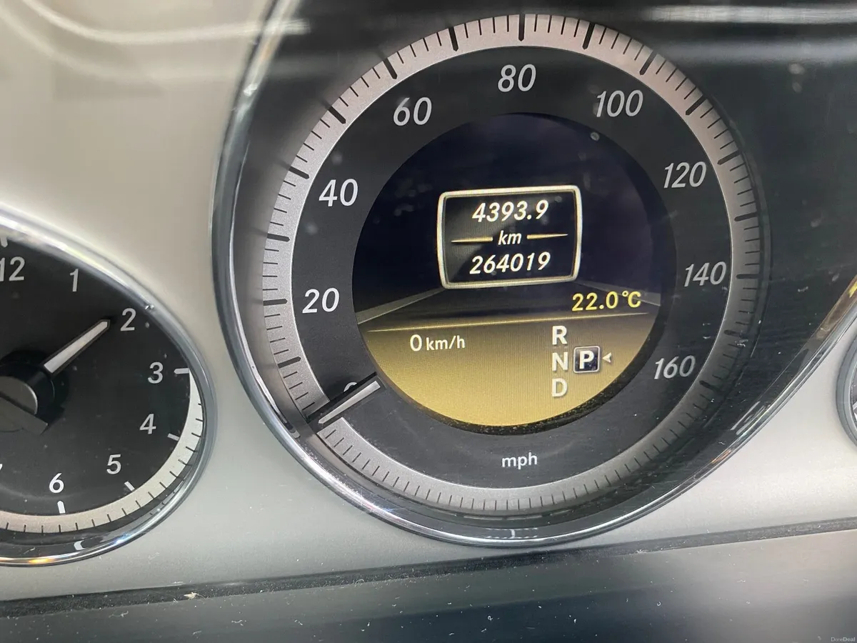 Mercedes-Benz E-Class 2012 - Image 6