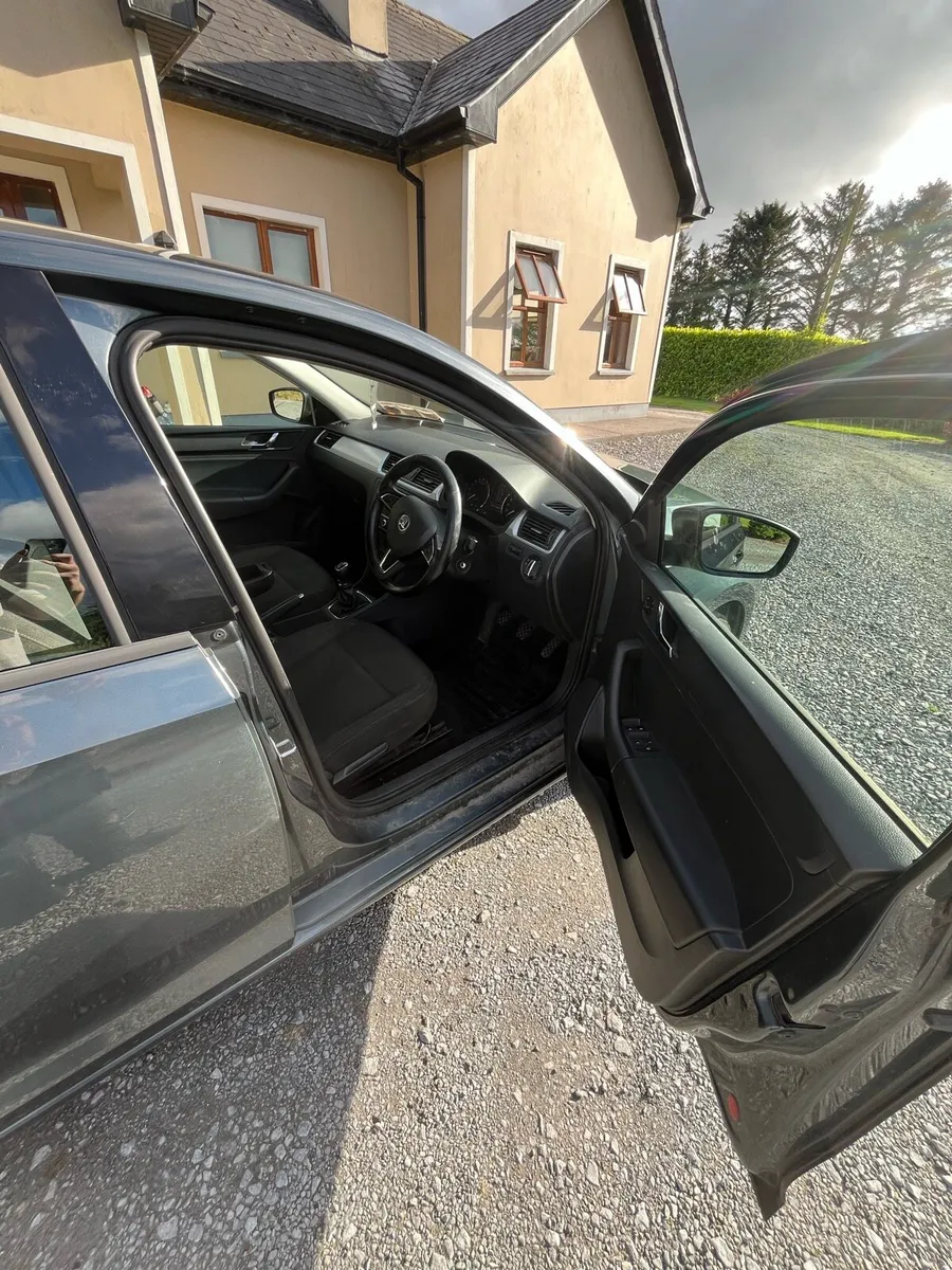 Skoda Rapid - Image 4