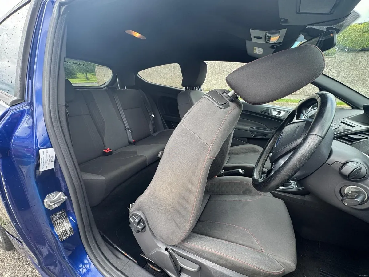Ford Fiesta 2017 ST-LINE - Image 6