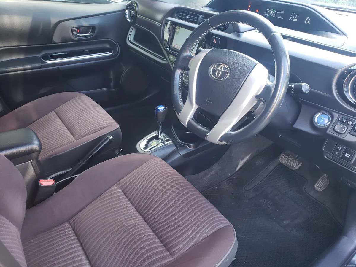 2015 G-model toyota Aqua - Image 6
