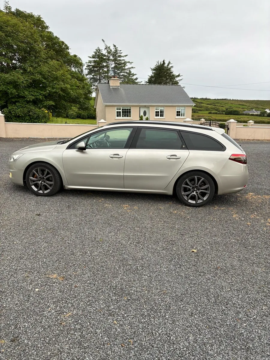 Car - Image 3