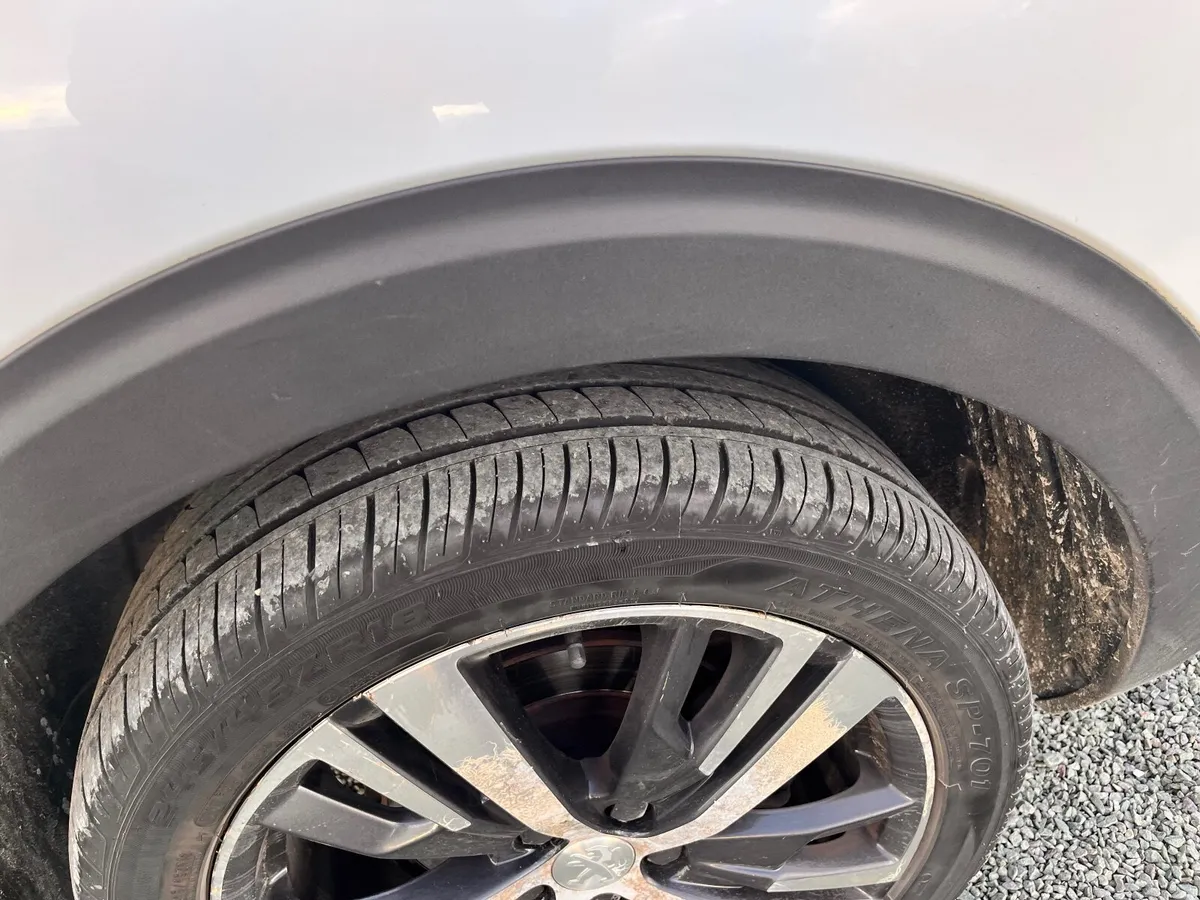 Peugeot 5008 2018 - Image 2