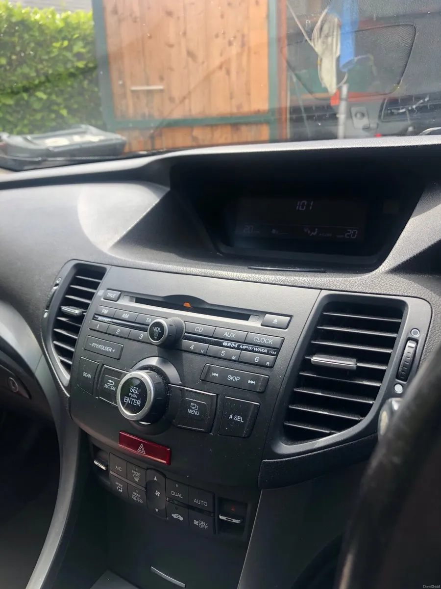 Honda Accord 2013 - Image 2