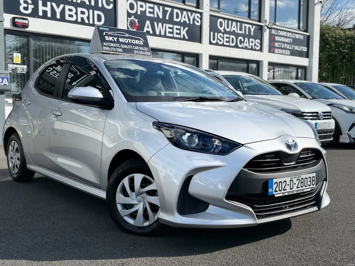 2020 Toyota Yaris 1.5 Hybrid Automatic,CarPlay - Image 1